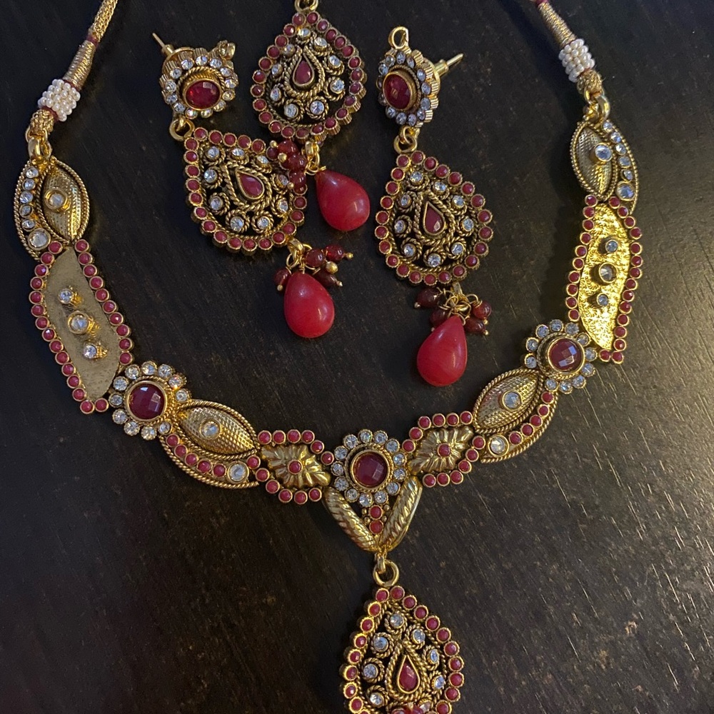 Necklace Set with Matching Earrings and Tikka